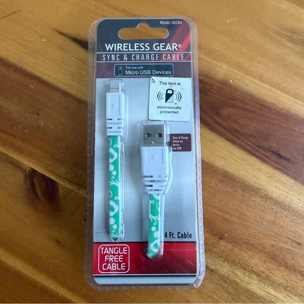 Wireless Gear sync‎ and charge Cable Micro USB 4 feet